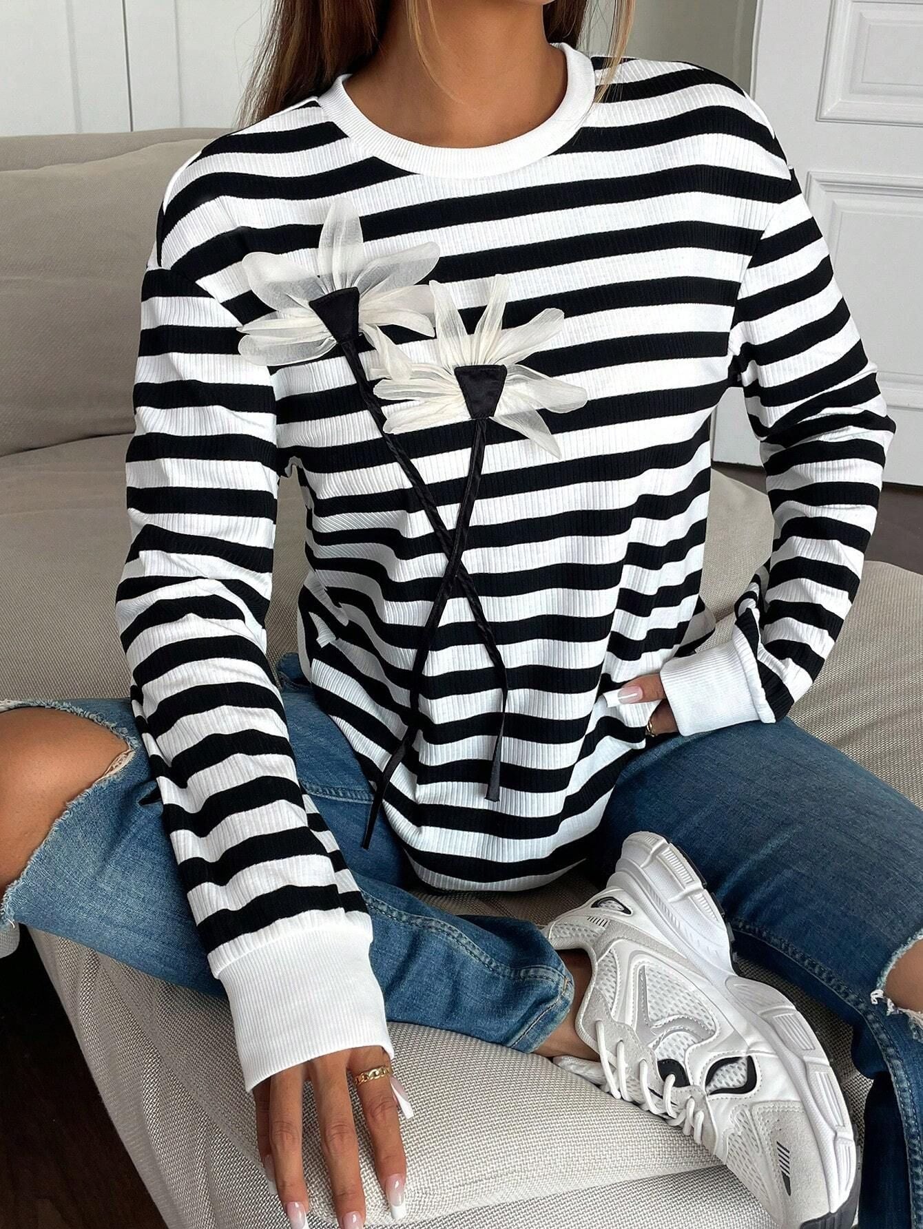 Leisure Long Sleeve Crew Neck Sweatshirt with Striped Floral Print